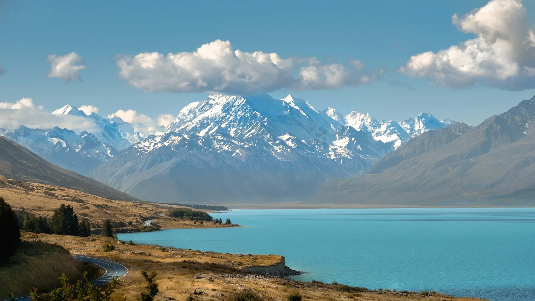 Lake Pukaki and Aoraki Mount Cook beneath open alpine sky
